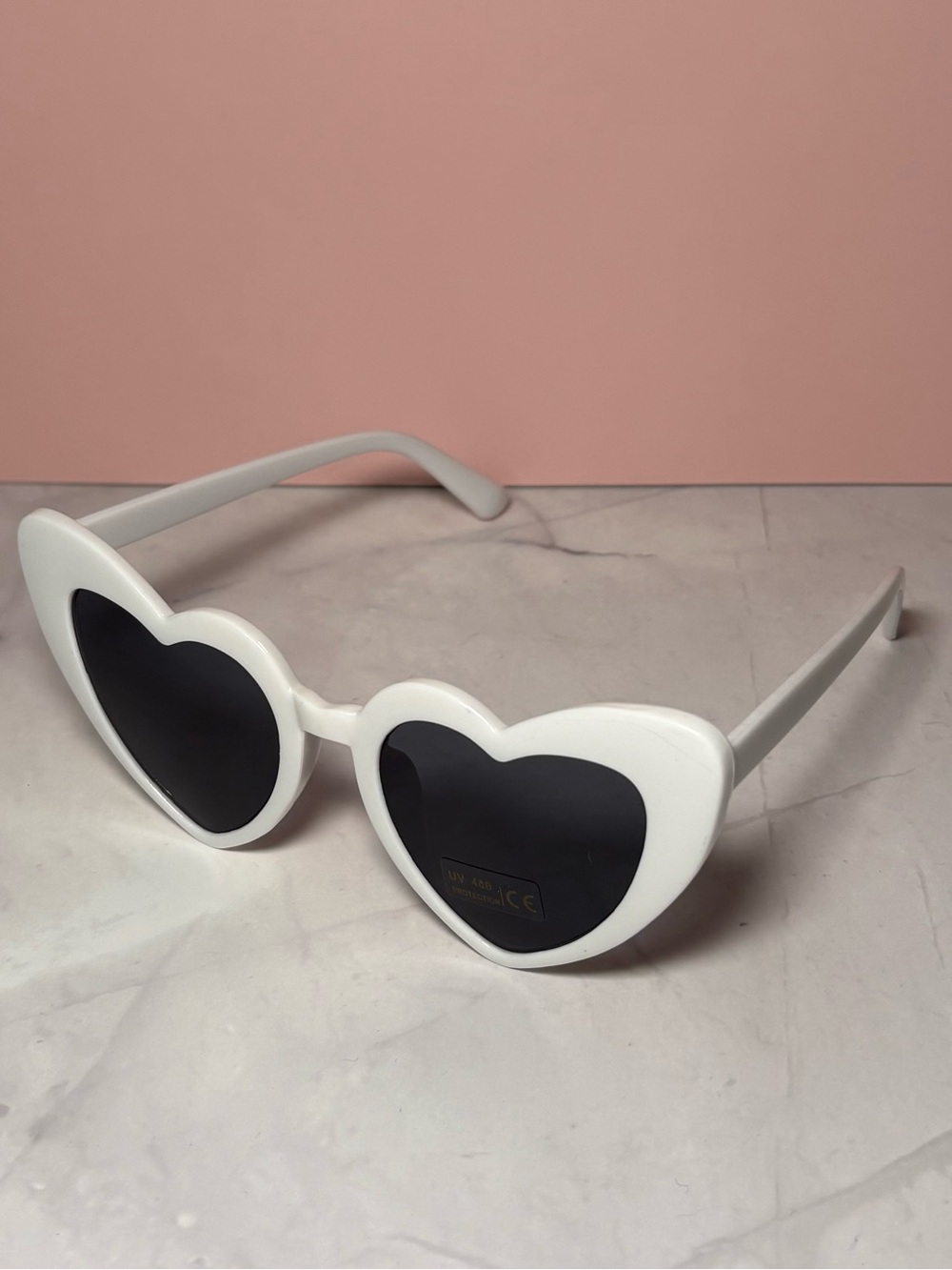 🤍 White Heart-Shaped Sunglasses